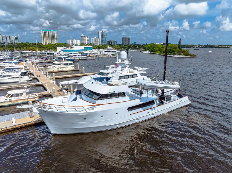 Slide: The Image of Expedition - Freeport Yachts 1991 - 104