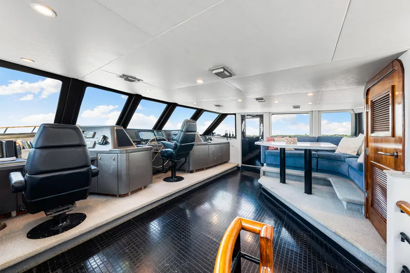 Slide: The Image of Expedition - Freeport Yachts 1991 - 60