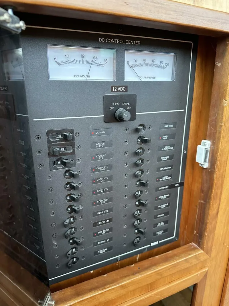 Slide: The Image of DC control panel on 2003 Sabre 36 Fly Bridge Sedan boat. - 17