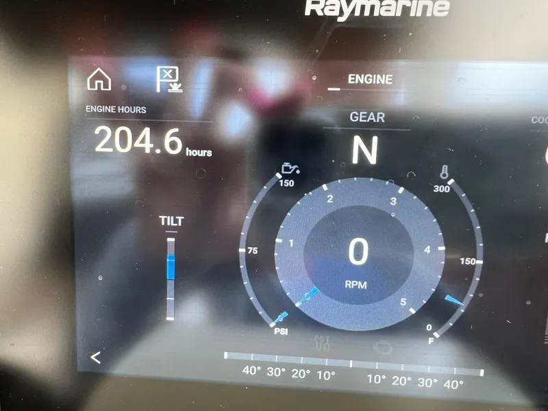 Slide: The Image of Raymarine display showing 204.6 engine hours on 2019 Crownline Eclipse E285. - 21