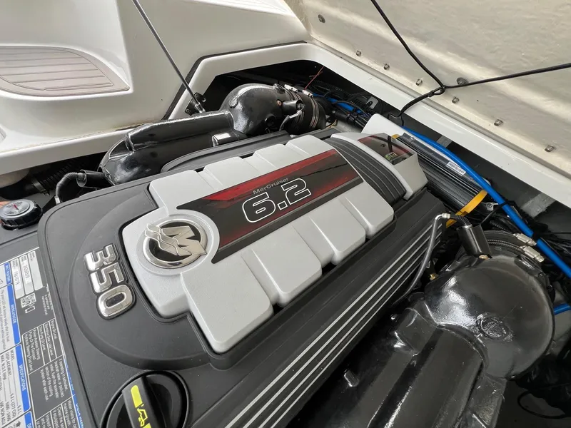 Slide: The Image of 2019 Crownline Eclipse E285 boat engine, MerCruiser 6.2L, 350 horsepower. - 40