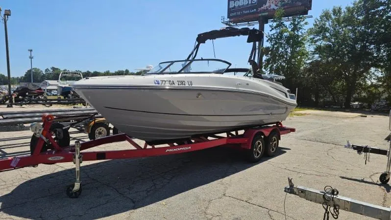 Slide: The Image of Bayliner VR5 Bowrider OB 2022 - 5