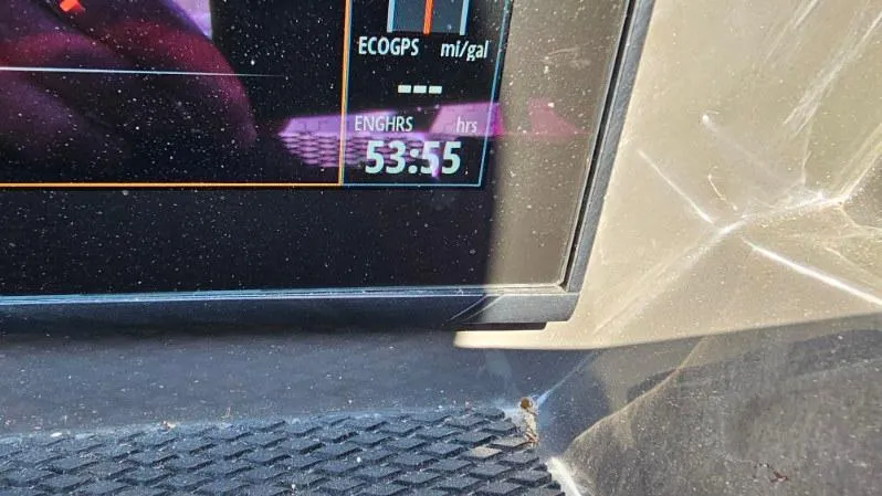 Slide: The Image of Bayliner VR5 Bowrider OB 2022 - 8