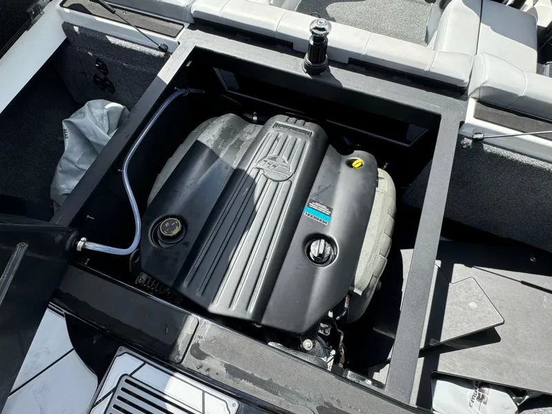 Slide: The Image of Malibu Wakesetter 20 VTX 2022 - 50