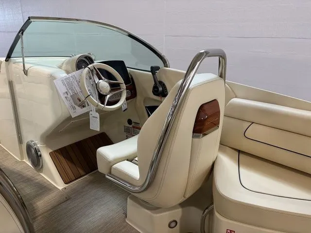 Slide: The Image of Chris-Craft Launch 28 GT 2025 - 9