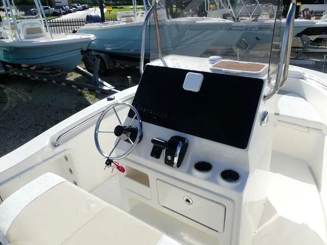 Slide: The Image of Bulls Bay 200 Center Console 2025 - 13