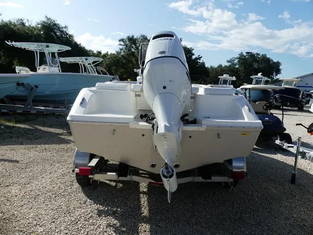 Slide: The Image of Bulls Bay 200 Center Console 2025 - 7