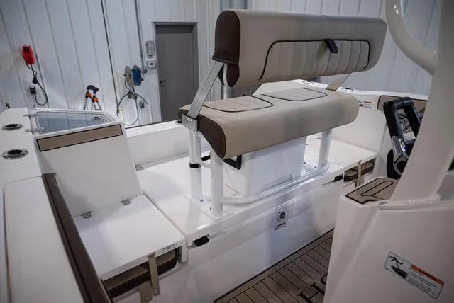 Slide: The Image of Yamaha 222 FSH Sport 2025 - 14