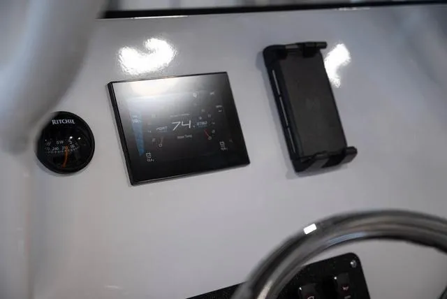 Slide: The Image of Yamaha 222 FSH Sport 2025 - 7