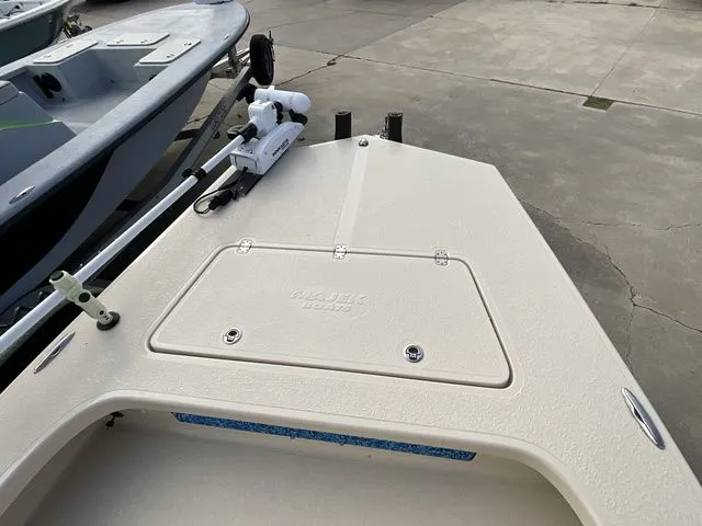 Slide: The Image of Majek 18 M2 2024 - 7