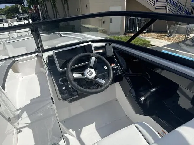 Slide: The Image of Yamaha AR250 2025 - 10