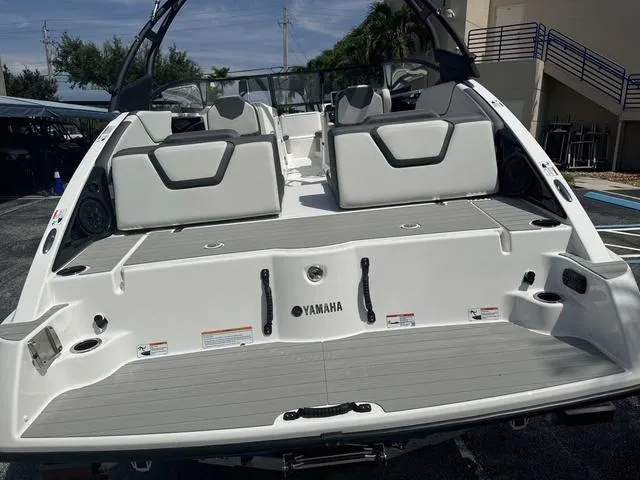 Slide: The Image of Yamaha AR250 2025 - 9