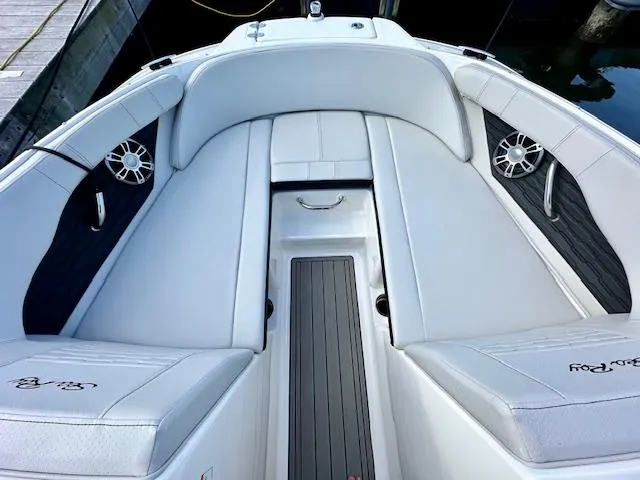 Slide: The Image of Sea Ray 21 SPX 2023 - 11