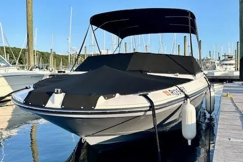 Slide: The Image of Sea Ray 21 SPX 2023 - 21