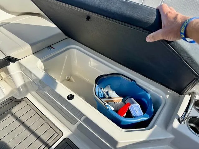 Slide: The Image of Sea Ray 21 SPX 2023 - 8