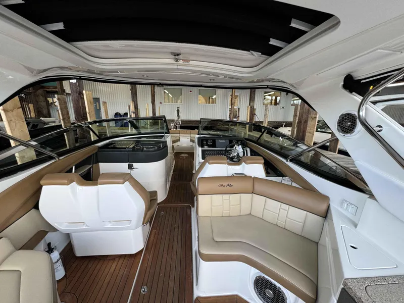 Slide: The Image of Sea Ray 350 SLX 2015 - 10