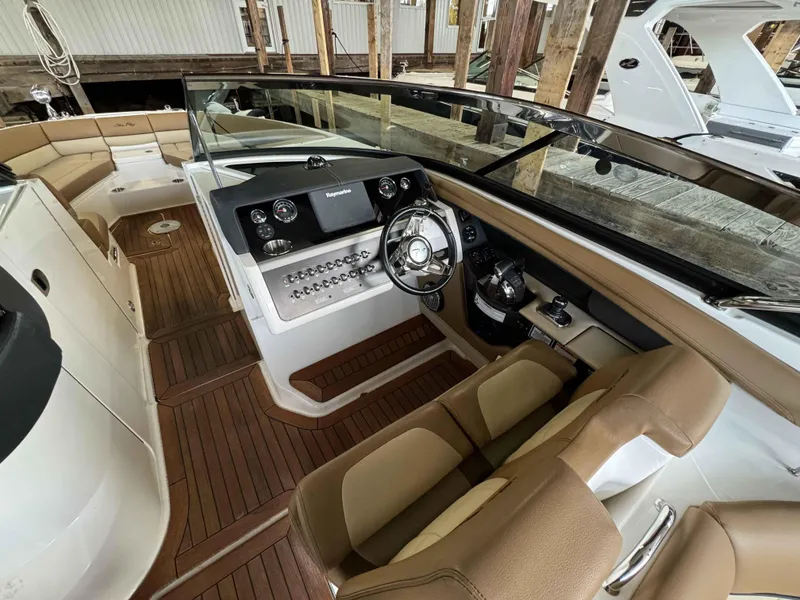 Slide: The Image of Sea Ray 350 SLX 2015 - 11