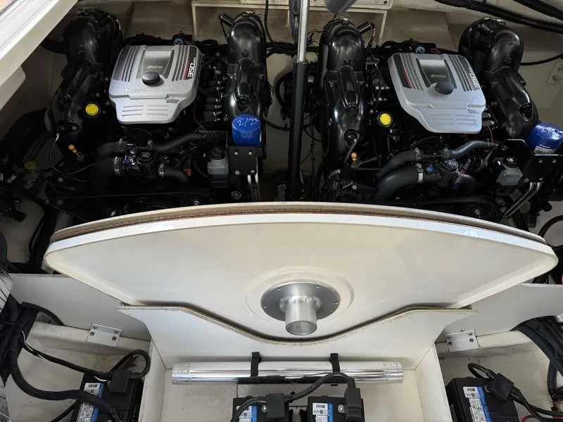 Slide: The Image of Sea Ray 350 SLX 2015 - 14