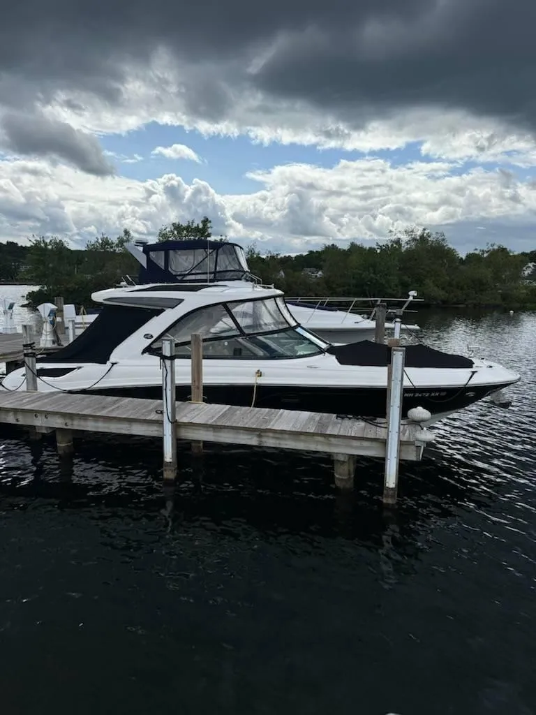 Slide: The Image of Sea Ray 350 SLX 2015 - 16