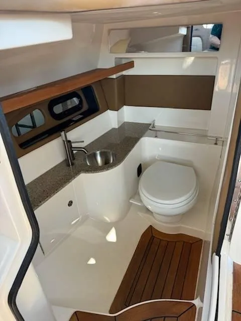 Slide: The Image of Sea Ray 350 SLX 2015 - 20