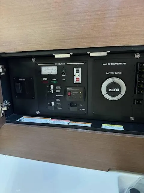 Slide: The Image of Sea Ray 350 SLX 2015 - 23