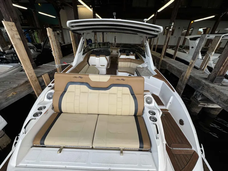 Slide: The Image of Sea Ray 350 SLX 2015 - 6