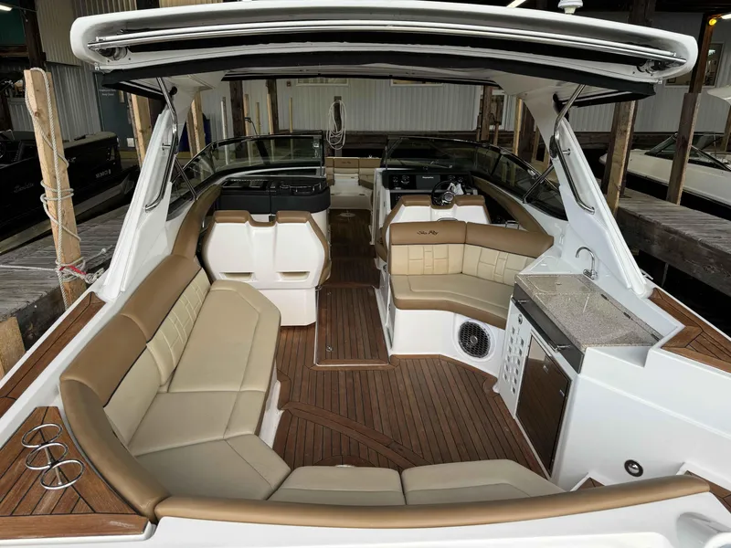 Slide: The Image of Sea Ray 350 SLX 2015 - 7