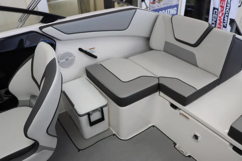 Slide: The Image of Yamaha SX220 2025 - 19