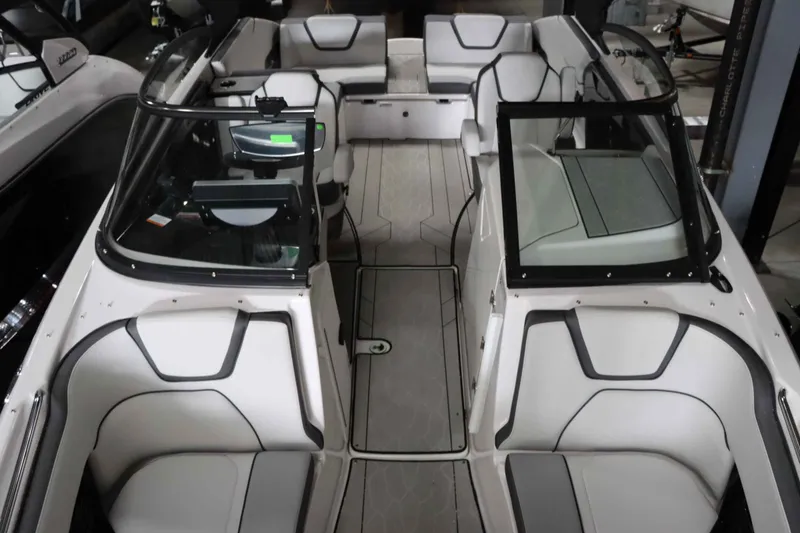 Slide: The Image of Yamaha 252XE 2025 - 19