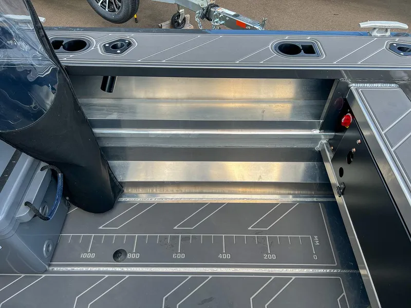 Slide: The Image of Stabi-Craft 1550 Fisher 2026 - 15