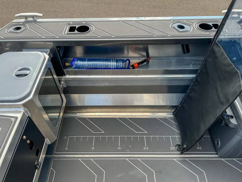 Slide: The Image of Stabi-Craft 1550 Fisher 2026 - 16