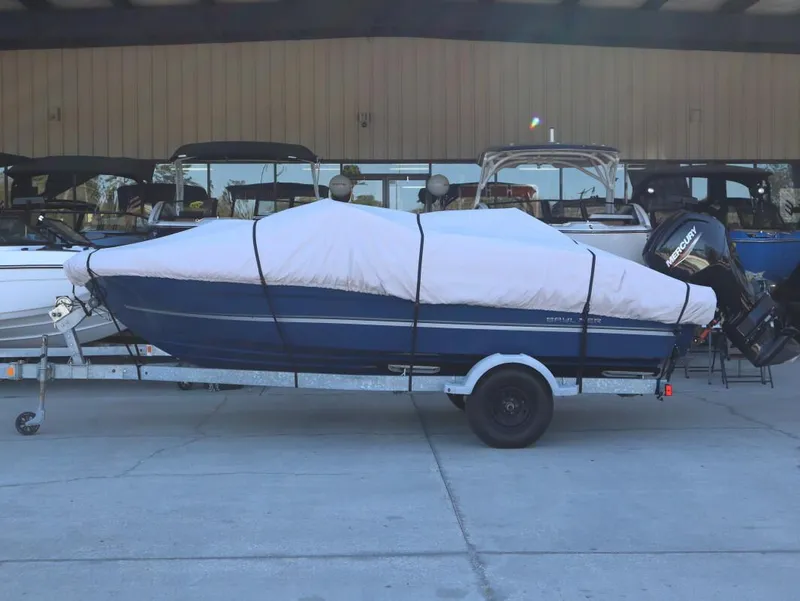 Slide: The Image of Bayliner VR4 2021 - 4