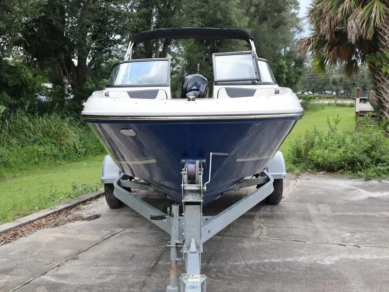 Slide: The Image of Bayliner VR4 2021 - 8