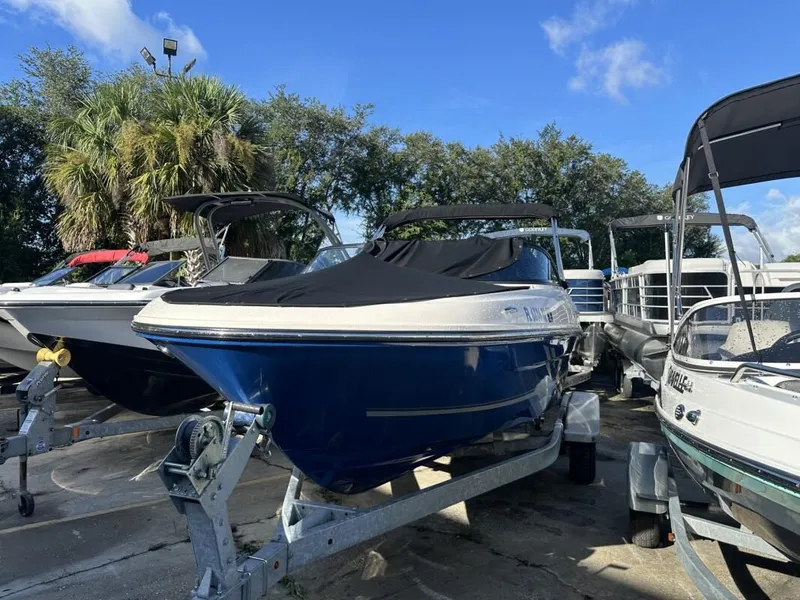 Slide: The Image of Bayliner VR4 2021 - 9