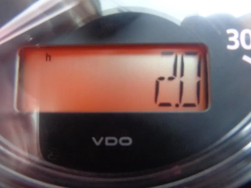 Slide: The Image of VDO gauge displaying 20 hours on SeaPiper Pilothouse 2020. - 39