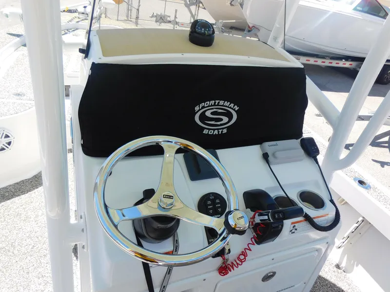 Slide: The Image of Sportsman Masters 227 Bay Boat 2019 - 17