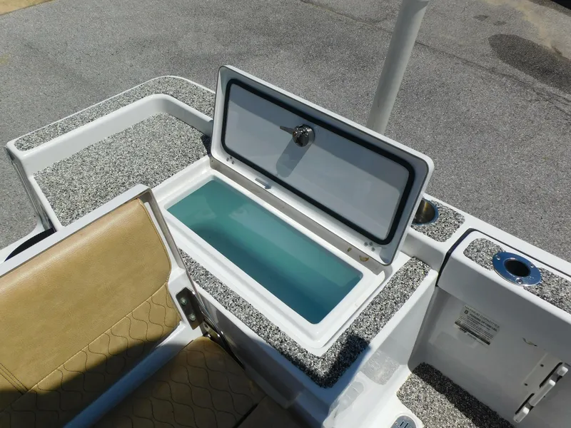 Slide: The Image of Sportsman Masters 227 Bay Boat 2019 - 32