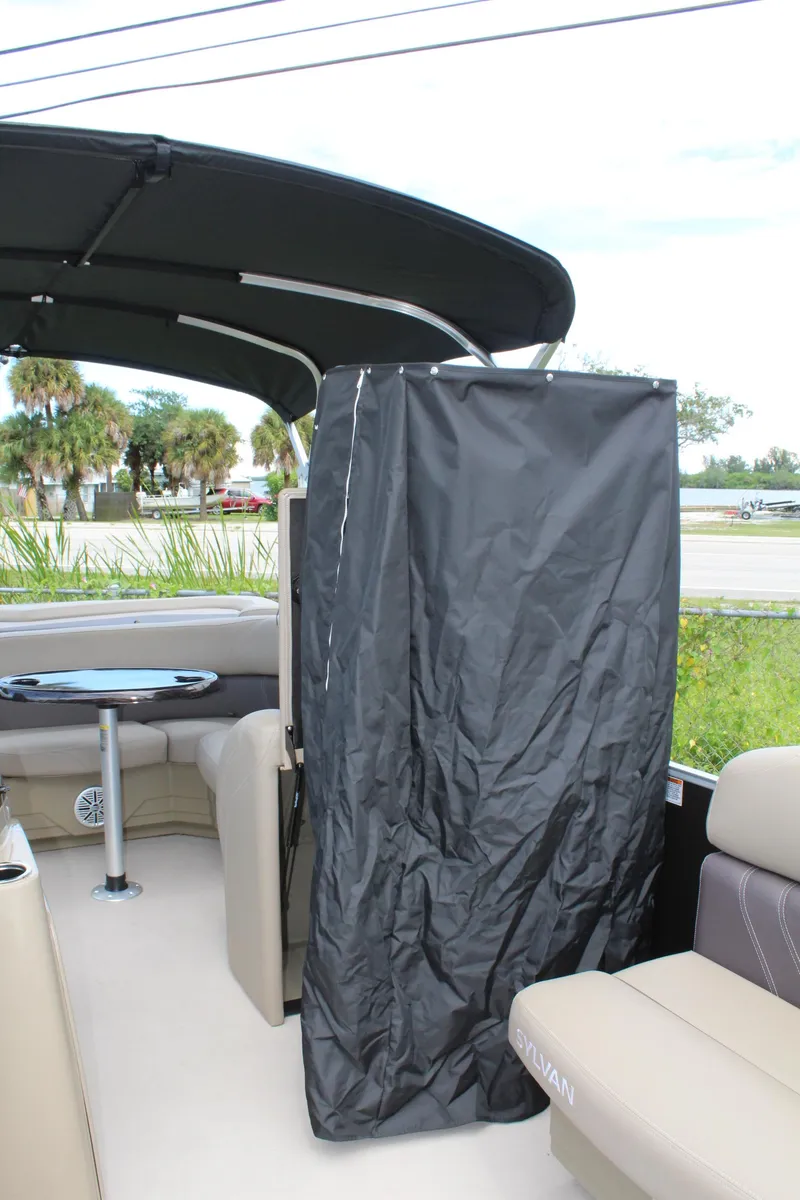 Slide: The Image of Sylvan Mirage 820 CRS - 8