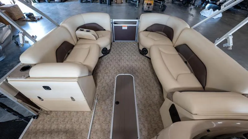 Slide: The Image of Landau 250 Atlantis Rear Fish Tri-Log 2020 - 8
