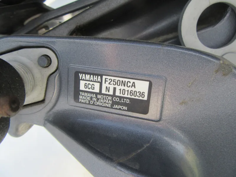 Slide: The Image of Yamaha F250NCA engine label on Parker 2320 SL Sport Cabin, 2018 model. - 6