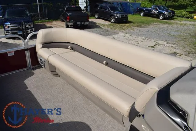 Slide: The Image of Sun Tracker Party Barge 18 DLX 2025 - 15