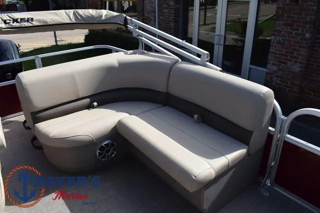 Slide: The Image of Sun Tracker Party Barge 18 DLX 2025 - 26