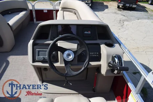 Slide: The Image of Sun Tracker Party Barge 18 DLX 2025 - 34