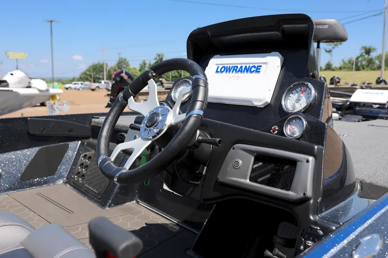 Slide: The Image of Nitro Z20 Pro 2023 boat dashboard with Lowrance electronics and steering wheel. - 6