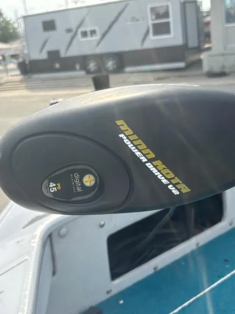 Slide: The Image of Minn Kota Power Drive trolling motor on 1995 Crestliner 1750 SPORT FISH boat. - 15