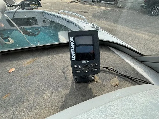 Slide: The Image of Lowrance Elite-4 fish finder on 1995 Crestliner 1750 SPORT FISH boat dashboard. - 20