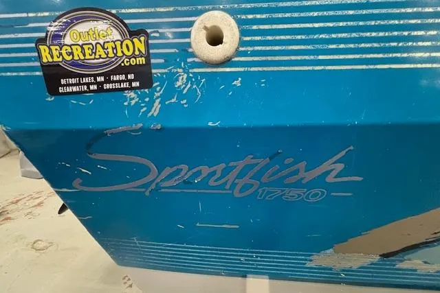 Slide: The Image of 1995 Crestliner 1750 Sport Fish boat with Outlet Recreation sticker. - 6