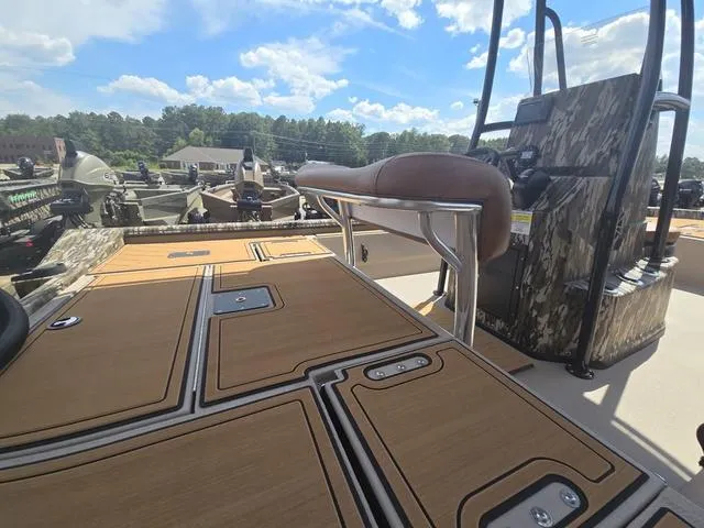 Slide: The Image of Avid 20 Rogue 2026 - 11