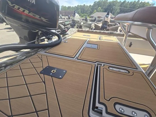 Slide: The Image of Avid 20 Rogue 2026 - 13