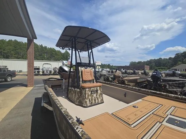 Slide: The Image of Avid 20 Rogue 2026 - 14